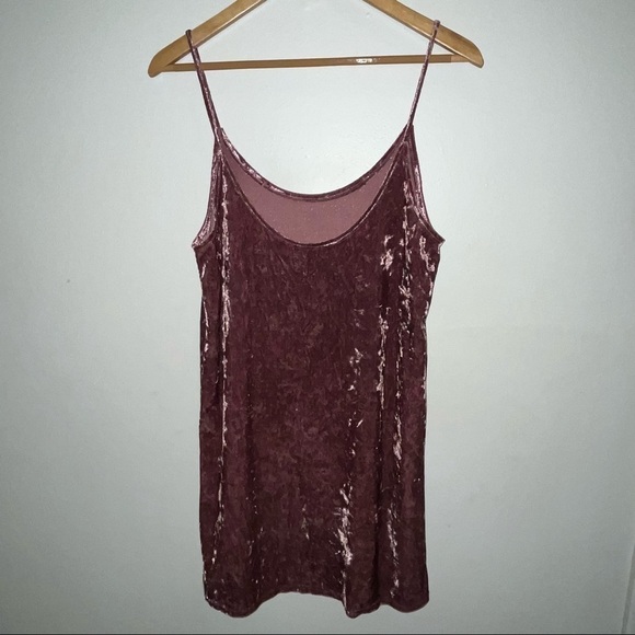 Forever 21 Crushed Velvet Dress with Spaghetti Straps - Picture 5 of 7